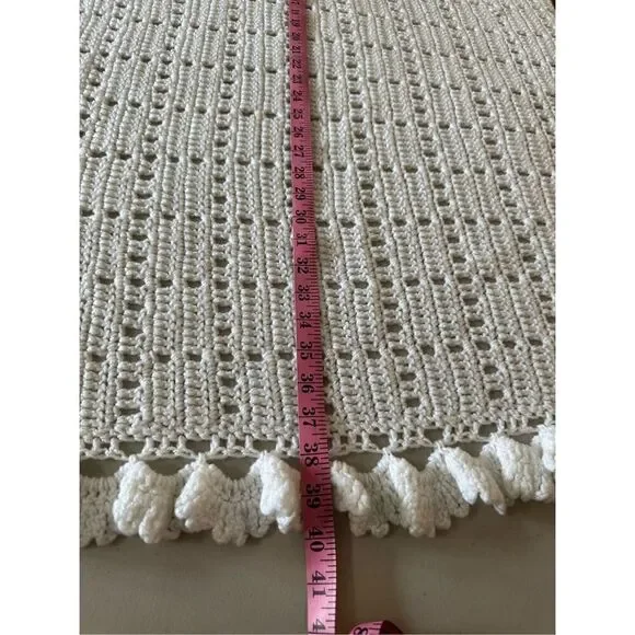Homemade White Knitted Throw Blanket 41" x 39" - Picture 4 of 4